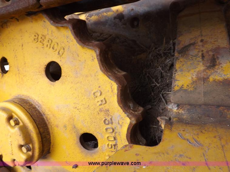 image for item I9037 1985 Caterpillar D3B dozer