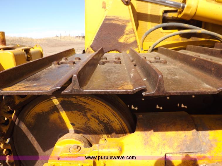 image for item I9037 1985 Caterpillar D3B dozer