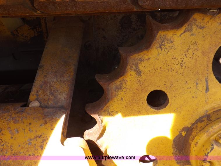 image for item I9037 1985 Caterpillar D3B dozer