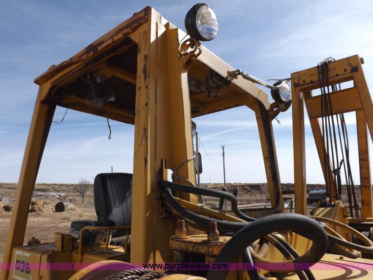 image for item I9037 1985 Caterpillar D3B dozer