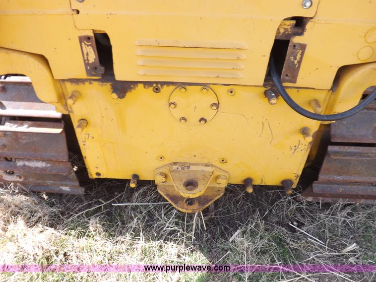 image for item I9037 1985 Caterpillar D3B dozer
