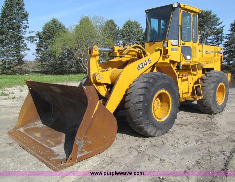 image for item J3481 1992 John Deere 624E wheel loader