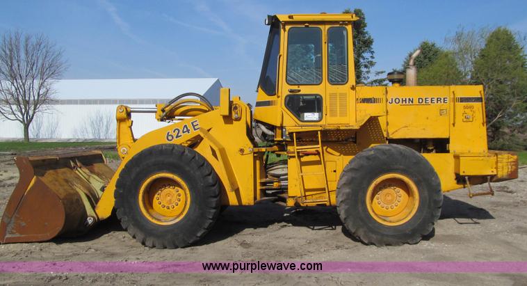 image for item J3481 1992 John Deere 624E wheel loader