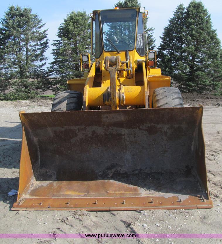 image for item J3481 1992 John Deere 624E wheel loader