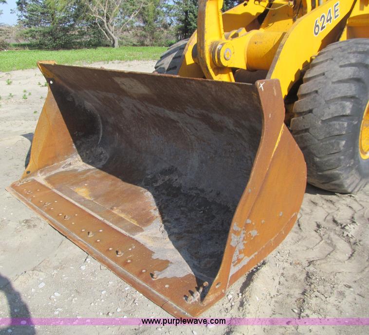 image for item J3481 1992 John Deere 624E wheel loader