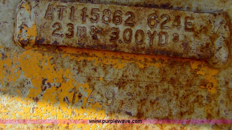 image for item J3481 1992 John Deere 624E wheel loader