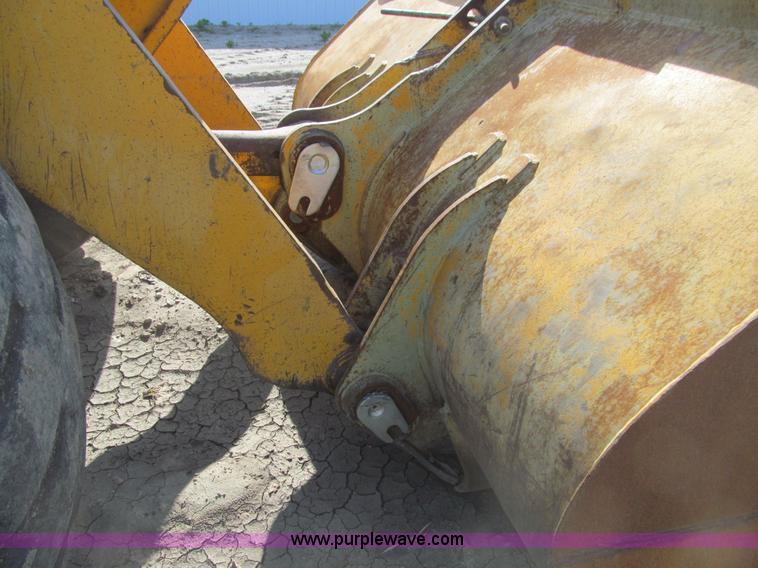 image for item J3481 1992 John Deere 624E wheel loader