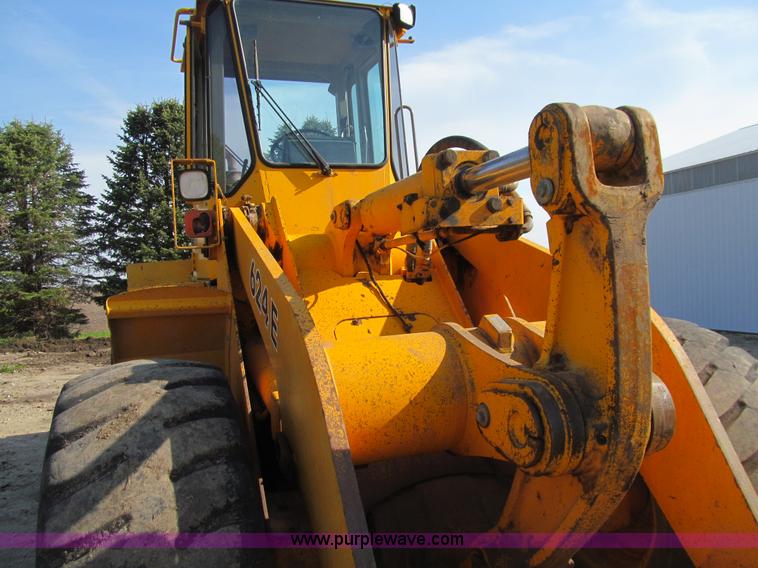 image for item J3481 1992 John Deere 624E wheel loader