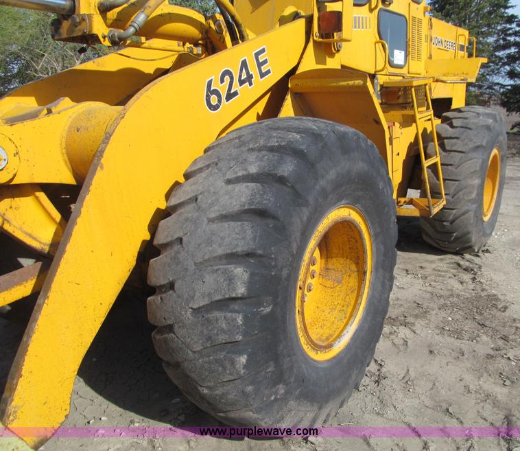 image for item J3481 1992 John Deere 624E wheel loader