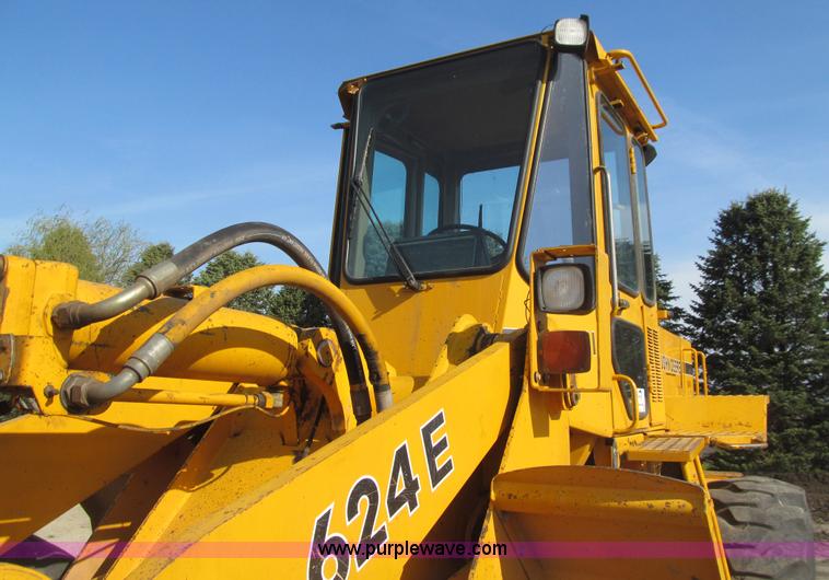image for item J3481 1992 John Deere 624E wheel loader
