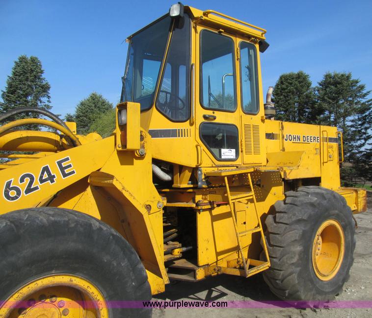 image for item J3481 1992 John Deere 624E wheel loader