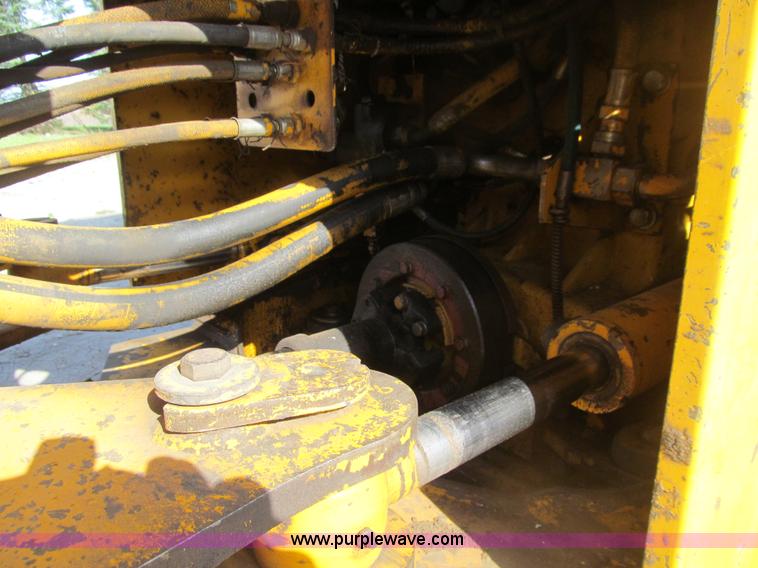 image for item J3481 1992 John Deere 624E wheel loader