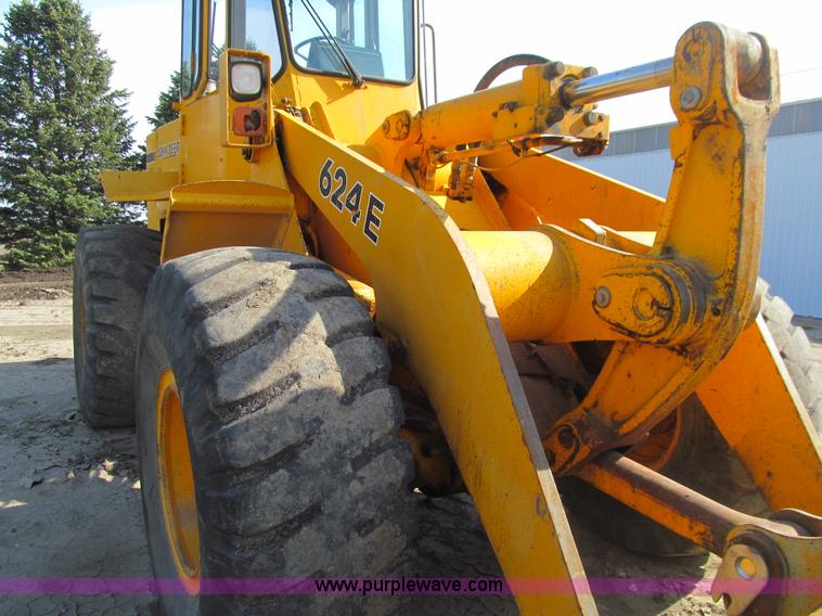 image for item J3481 1992 John Deere 624E wheel loader