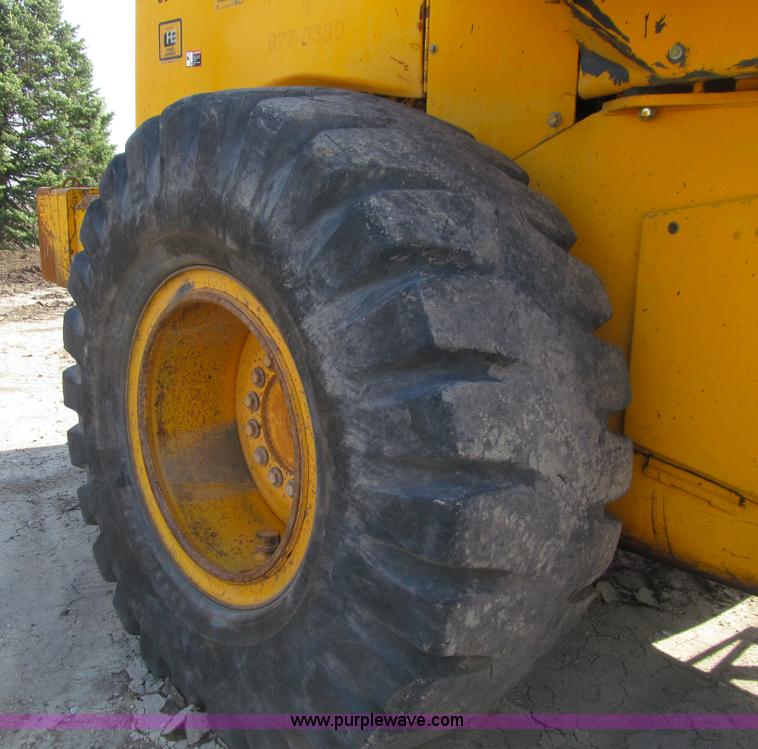image for item J3481 1992 John Deere 624E wheel loader