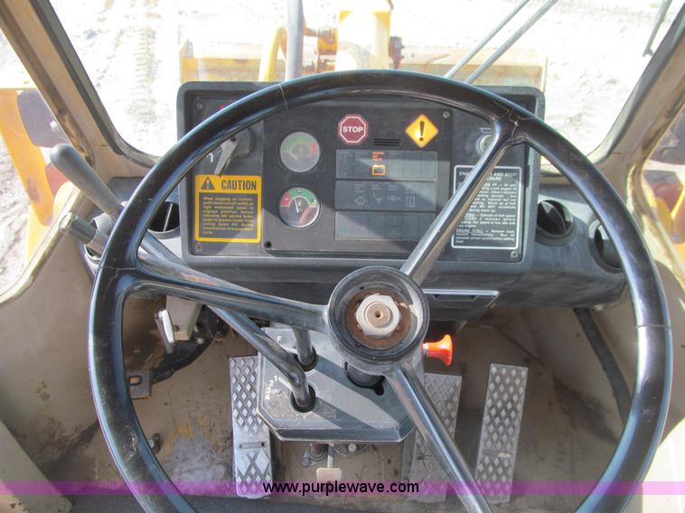 image for item J3481 1992 John Deere 624E wheel loader
