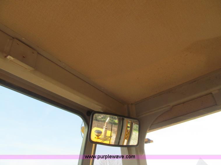 image for item J3481 1992 John Deere 624E wheel loader