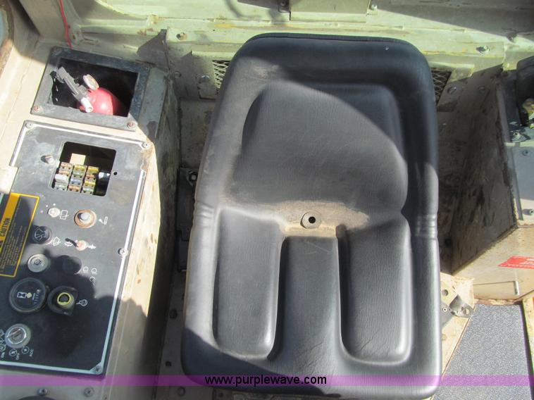 image for item J3481 1992 John Deere 624E wheel loader