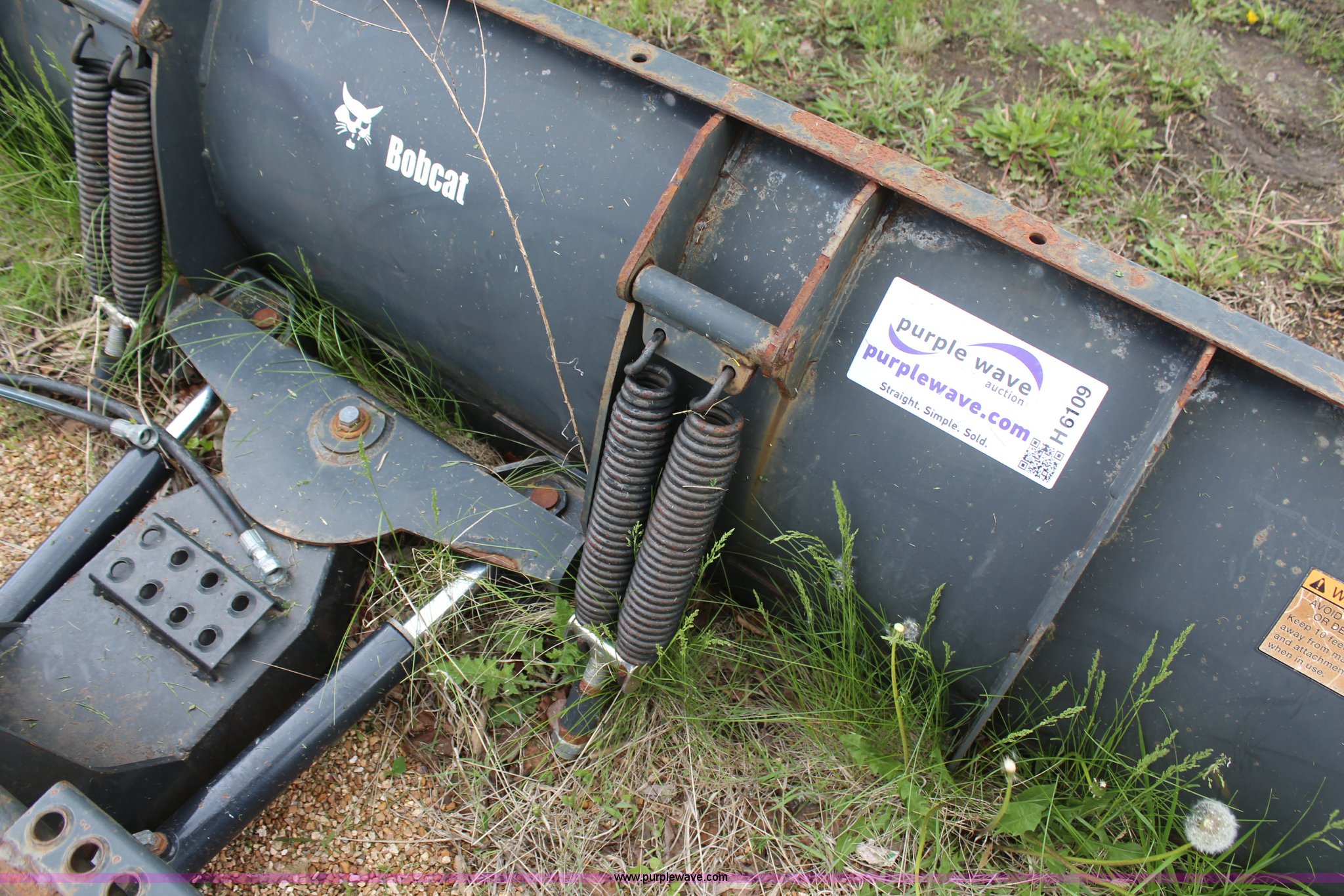 Bobcat blade attachment for skid steer in Gardner, KS Item H6109 sold