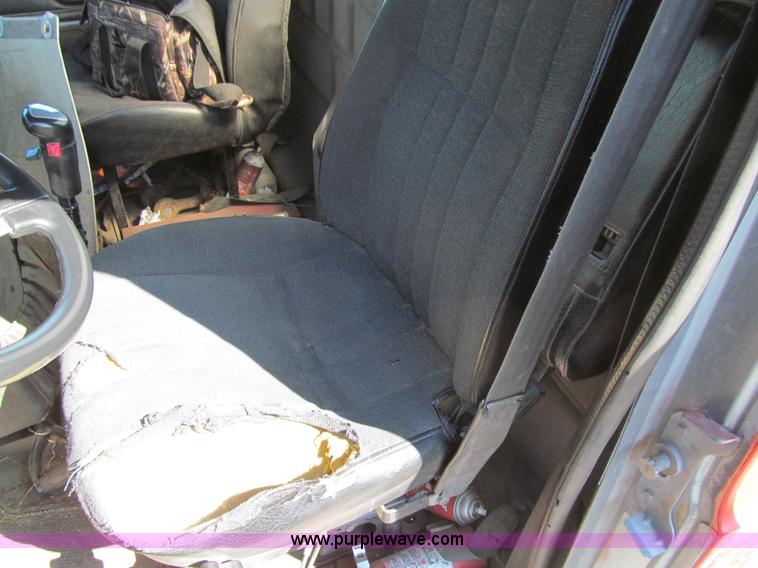 image for item E4700 1998 Mack CH613 semi truck