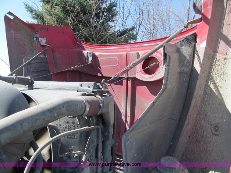 image for item E4700 1998 Mack CH613 semi truck