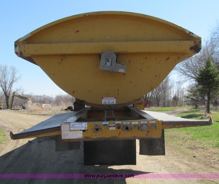 image for item E4701 2007 Sidumpr side dump trailer