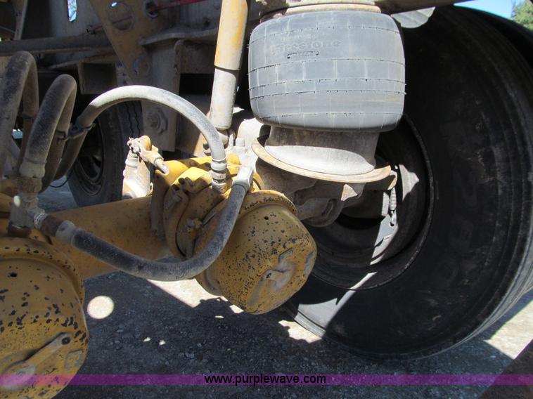 image for item E4701 2007 Sidumpr side dump trailer