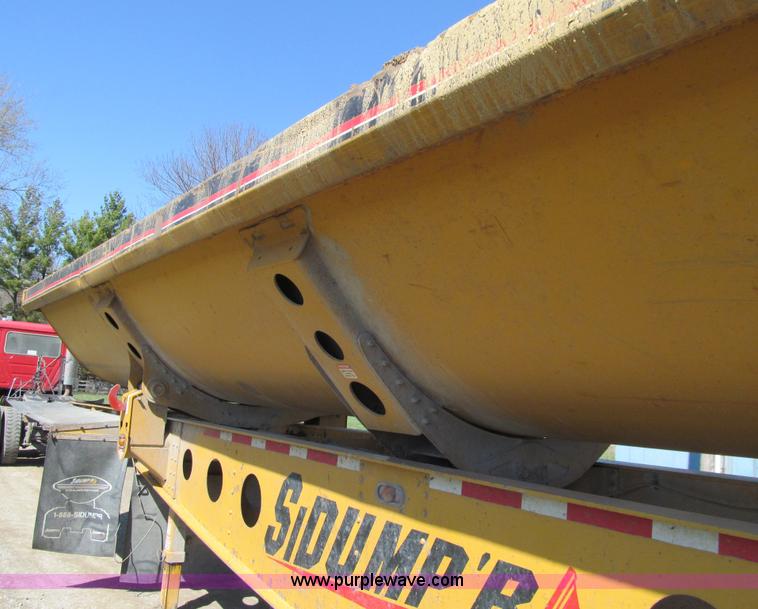 image for item E4701 2007 Sidumpr side dump trailer