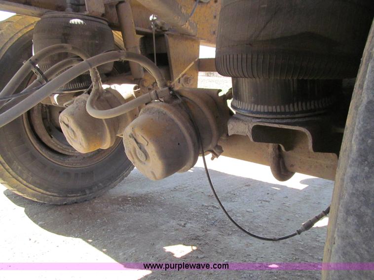 image for item E4701 2007 Sidumpr side dump trailer