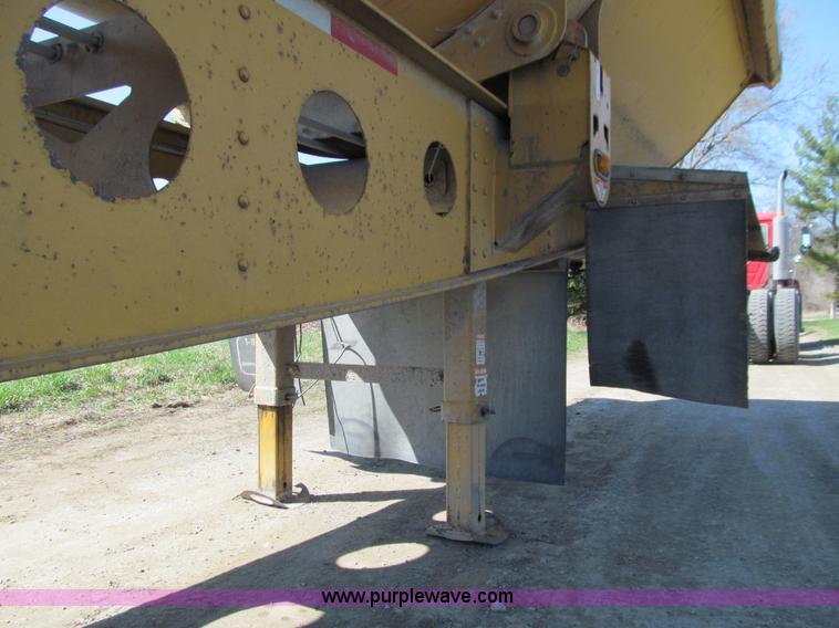 image for item E4701 2007 Sidumpr side dump trailer