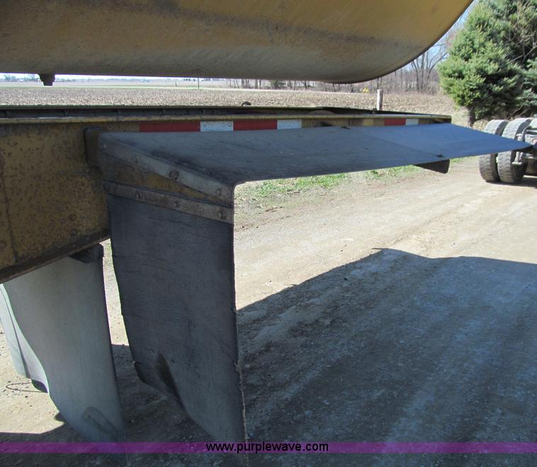 image for item E4701 2007 Sidumpr side dump trailer