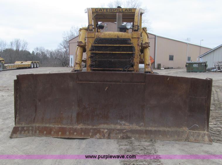 image for item E4703 1966 Caterpillar D8H dozer
