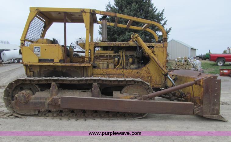 image for item E4703 1966 Caterpillar D8H dozer