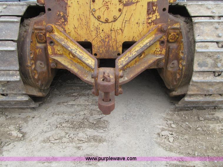 image for item E4703 1966 Caterpillar D8H dozer