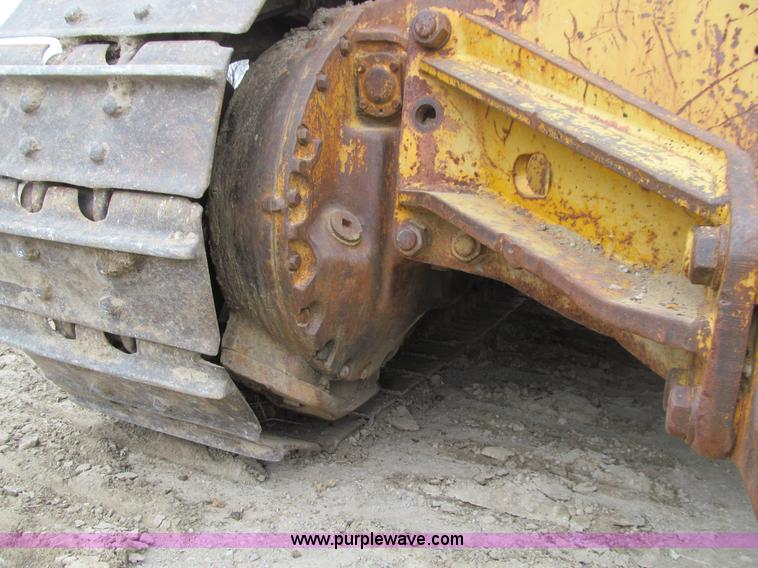 image for item E4703 1966 Caterpillar D8H dozer