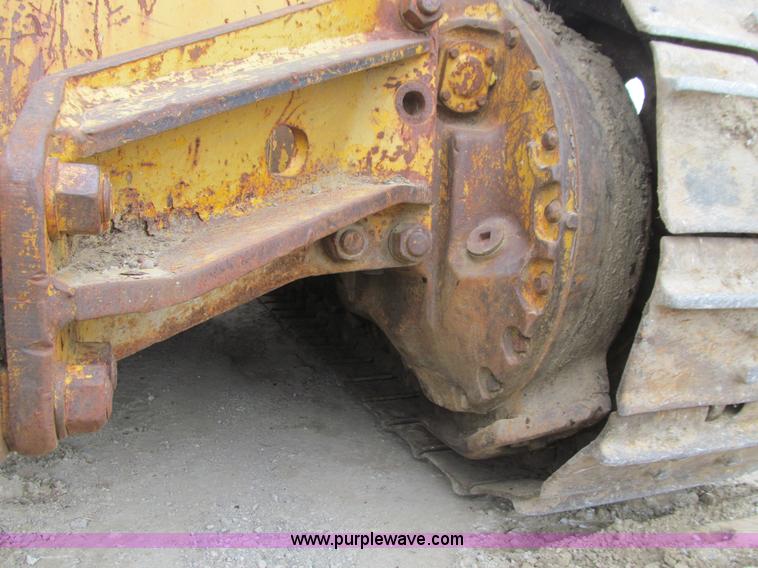 image for item E4703 1966 Caterpillar D8H dozer