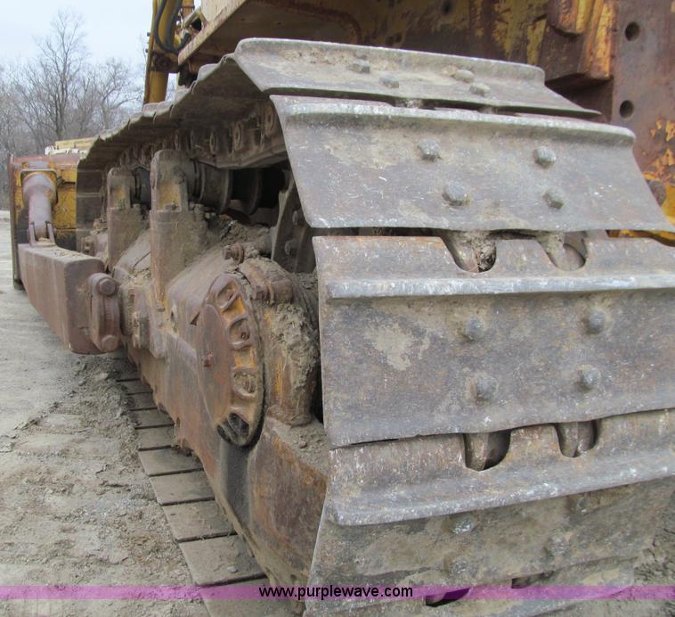 image for item E4703 1966 Caterpillar D8H dozer