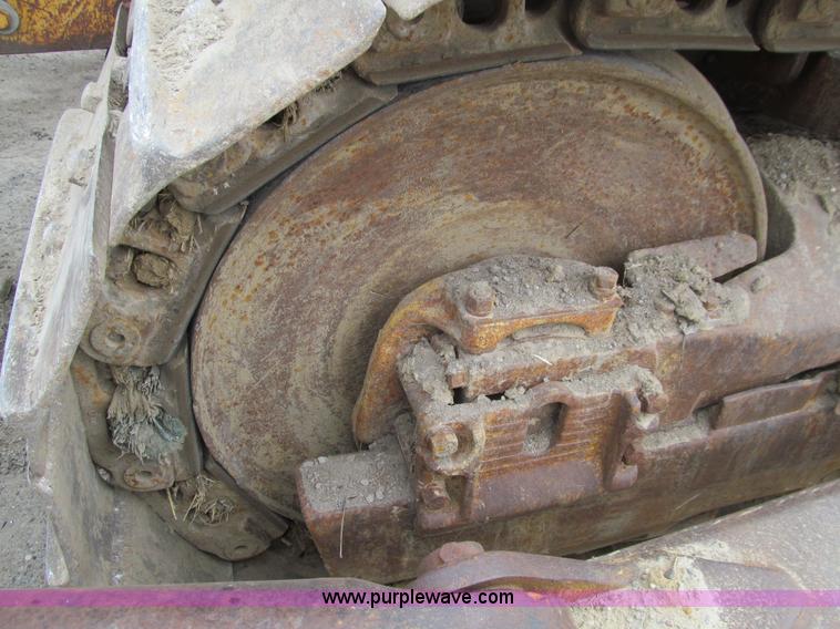 image for item E4703 1966 Caterpillar D8H dozer