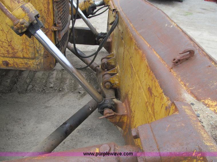 image for item E4703 1966 Caterpillar D8H dozer
