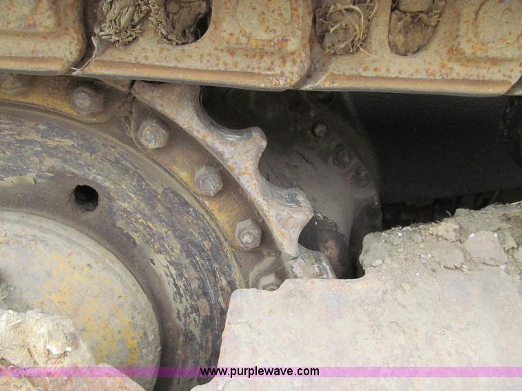 image for item E4703 1966 Caterpillar D8H dozer