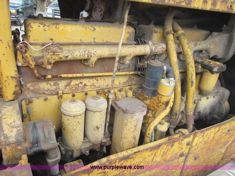image for item E4703 1966 Caterpillar D8H dozer