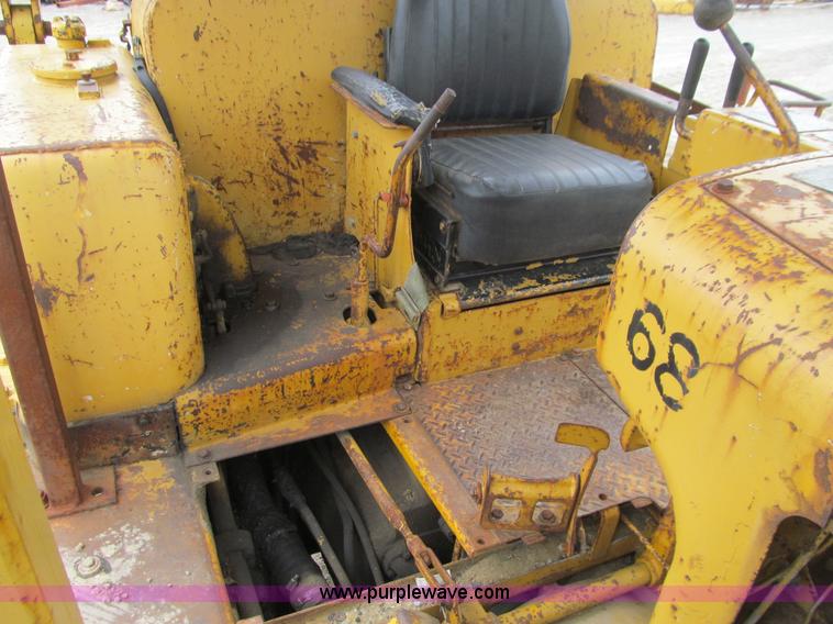 image for item E4703 1966 Caterpillar D8H dozer