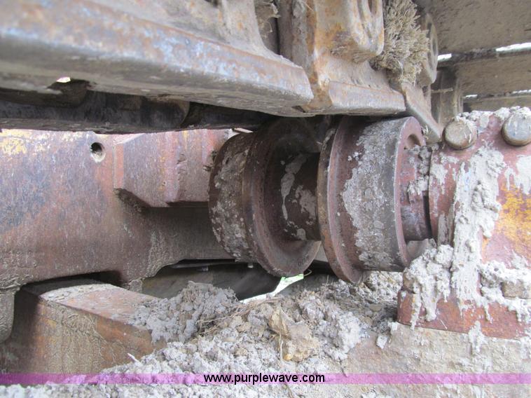 image for item E4703 1966 Caterpillar D8H dozer