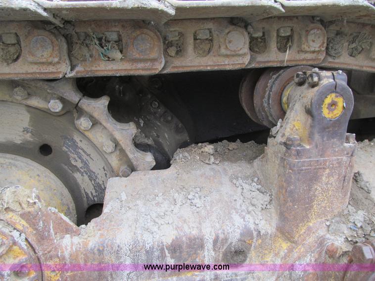 image for item E4703 1966 Caterpillar D8H dozer