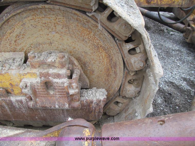 image for item E4703 1966 Caterpillar D8H dozer