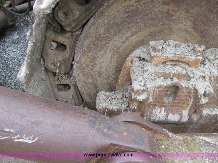 image for item E4703 1966 Caterpillar D8H dozer