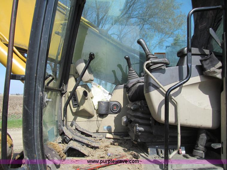 image for item E4704 2003 Caterpillar 325CL Long Reach excavator