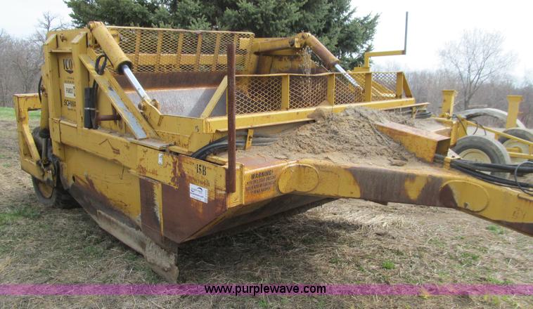 image for item E4705 Icon 15B hydraulic pull scraper