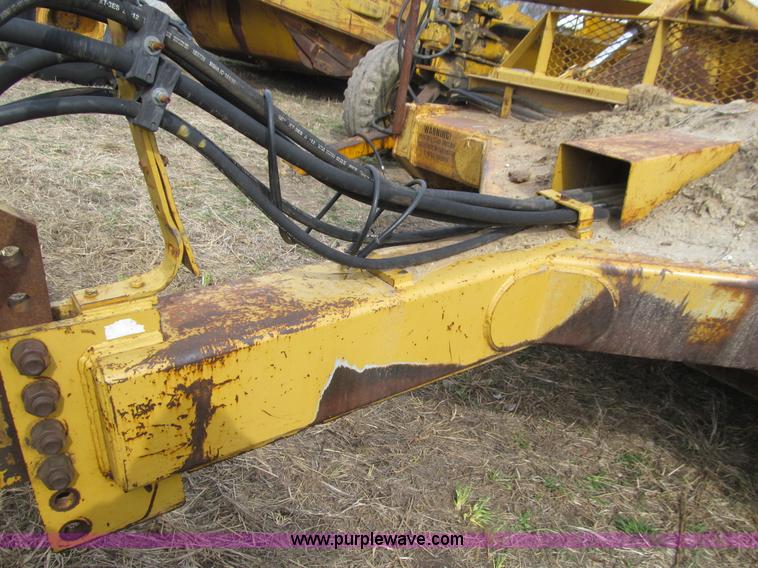image for item E4705 Icon 15B hydraulic pull scraper