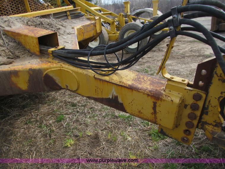 image for item E4705 Icon 15B hydraulic pull scraper