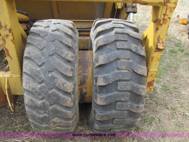 image for item E4705 Icon 15B hydraulic pull scraper